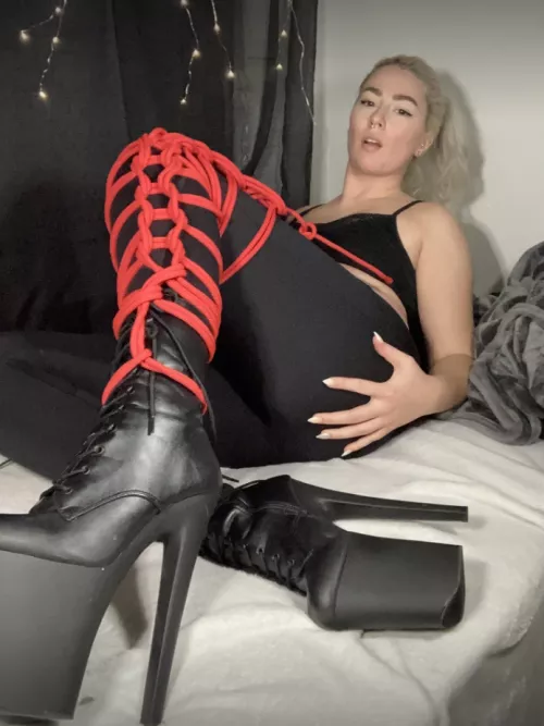 How comfortable are you to walk on?.... 😈 by secretdancingandy