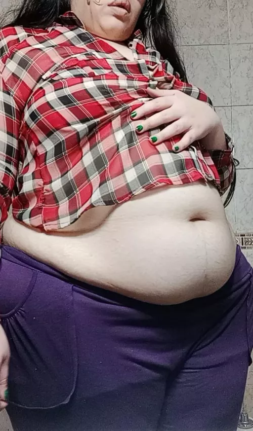 I think this shirt shrunk in the wash... Or do you think something else happened? by martumendes