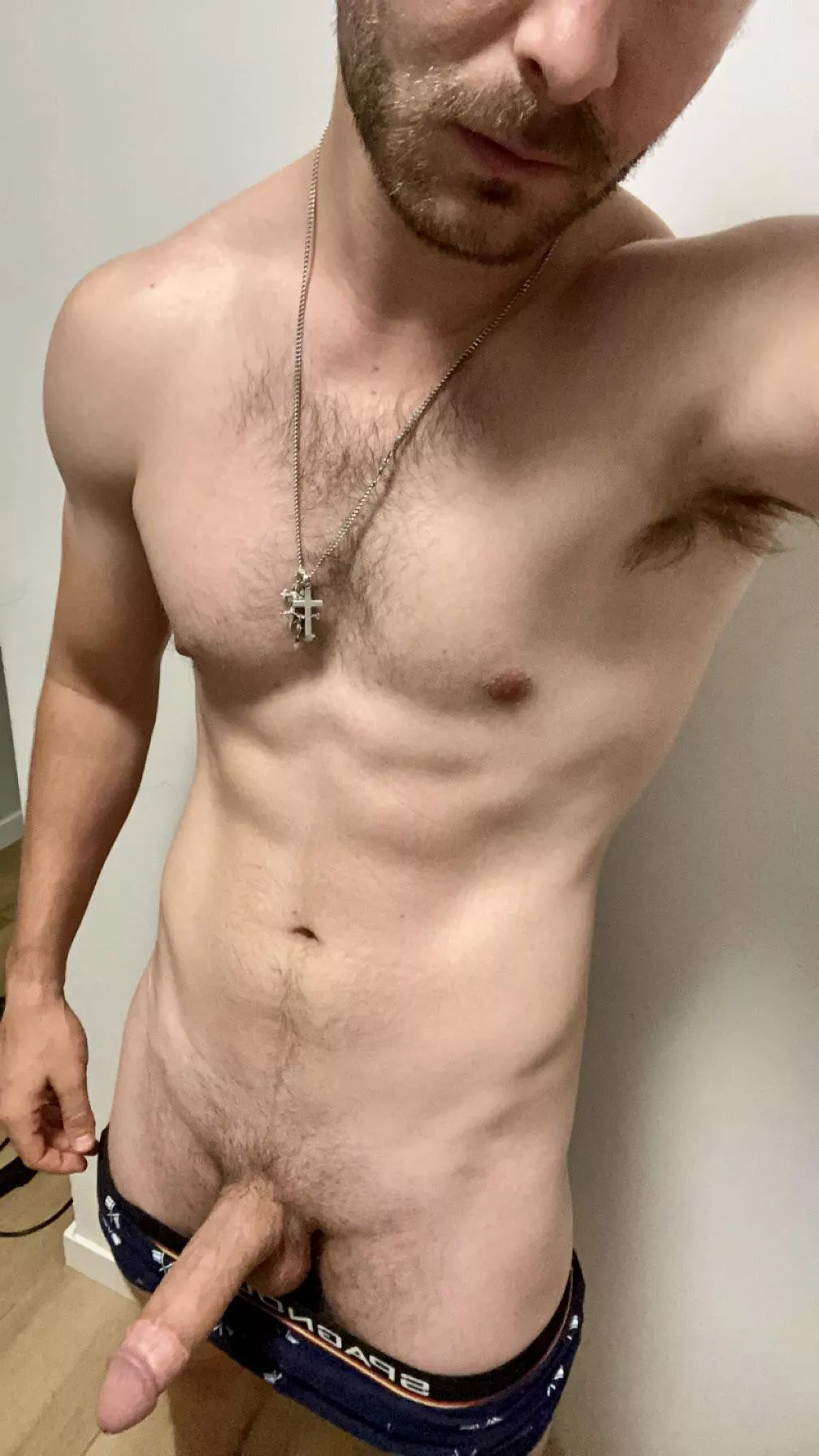 I'm alone right now. Are you thinking what I'm thinking? posted by paradescarg