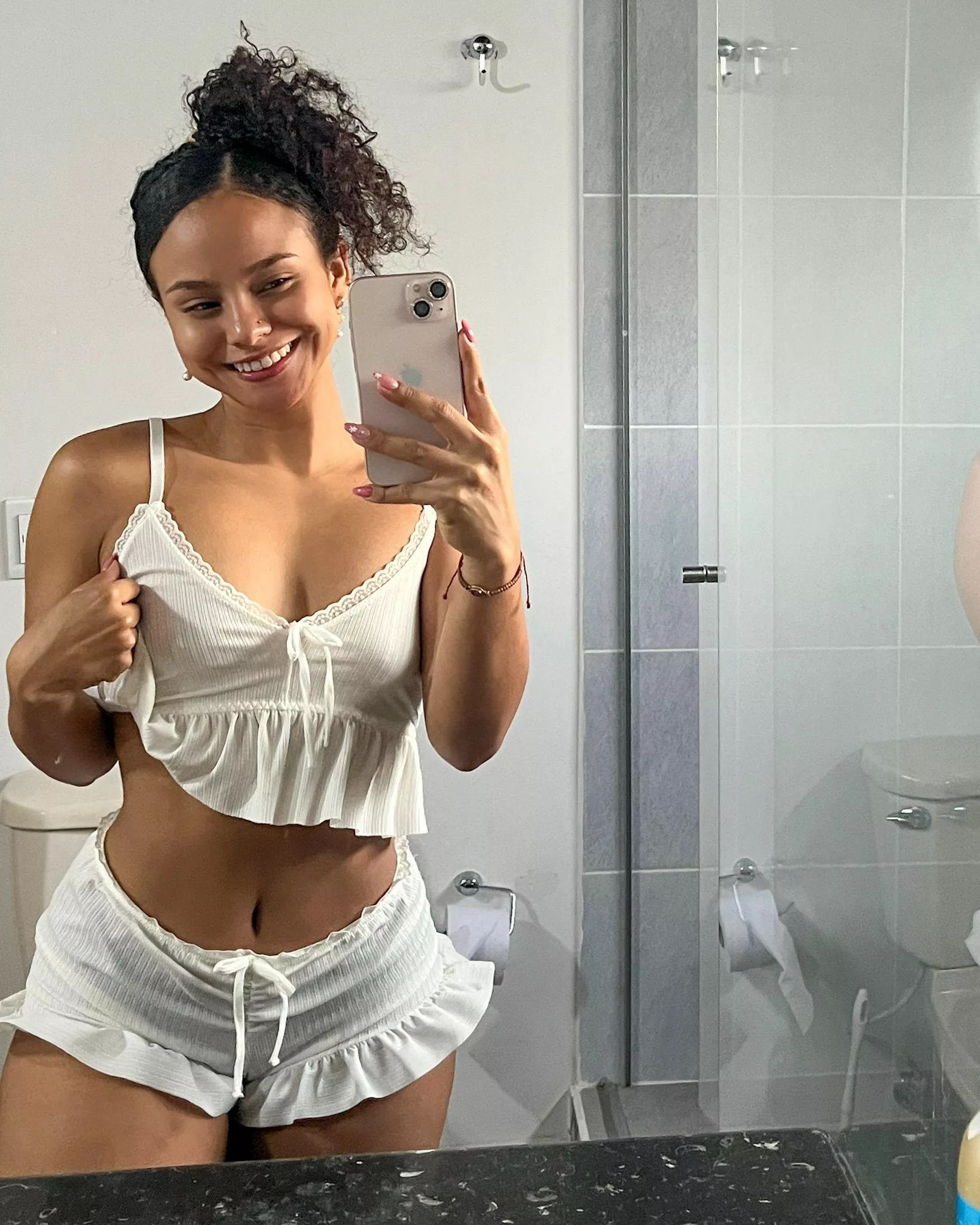 Morning friendsss! [f18] posted by ILoveSmilinggBack