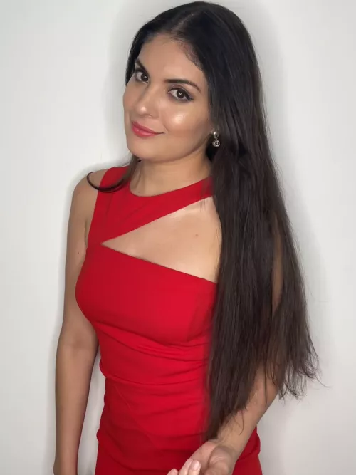 The Lady in Red 🎵 by SelenaXena