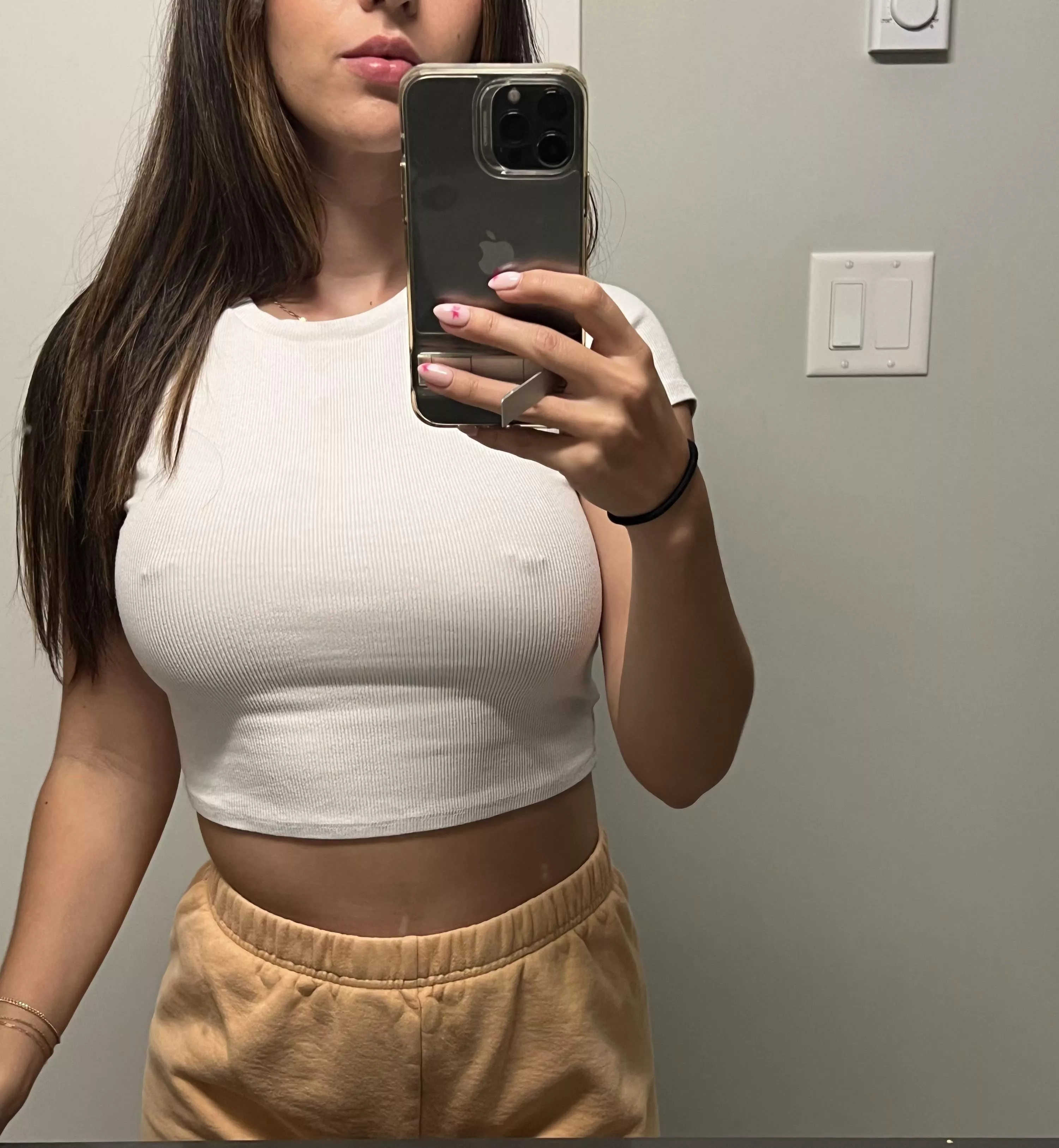 White T-shirt and braless 😍 posted by Missmia223