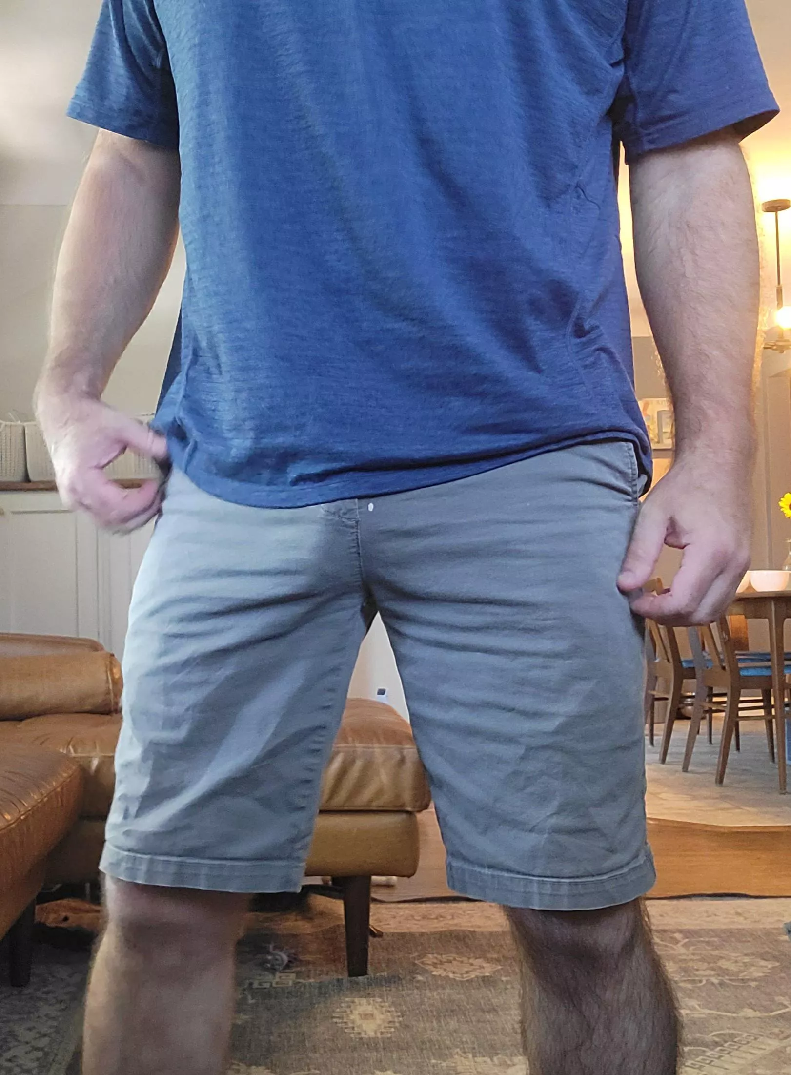 [43] Headed to the store. Would you ignore it or meet me in the parking lot for a little fun? posted by Obviouslyhiding