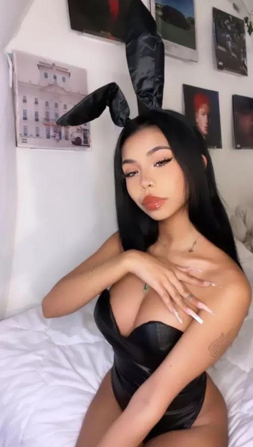 Anyone know her name? by Keshawsome