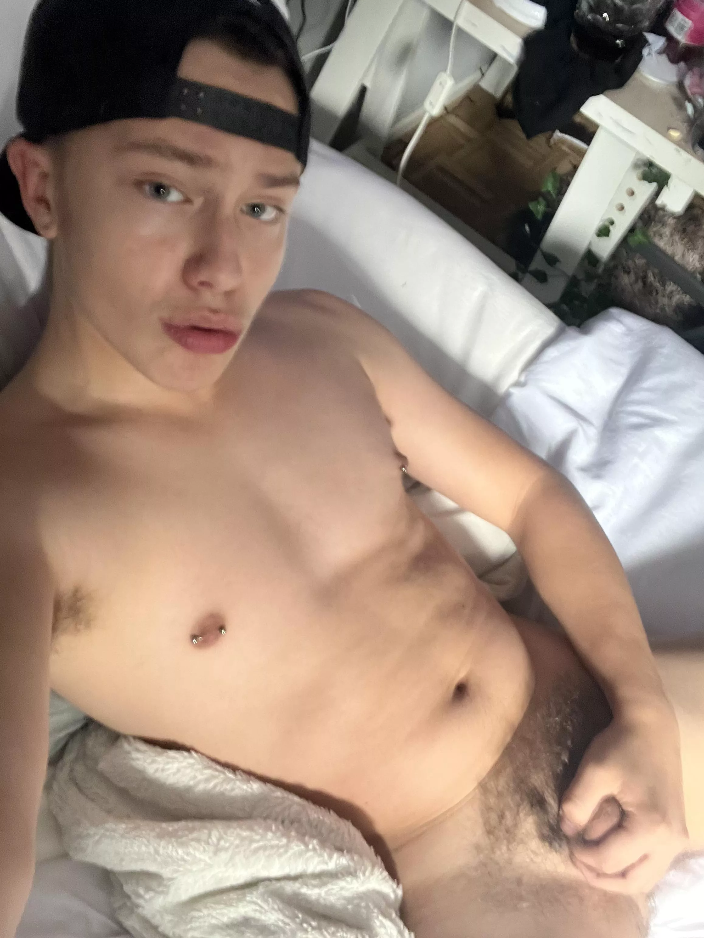 Ayo bro wana help me out?⬇️ posted by Jessdudez