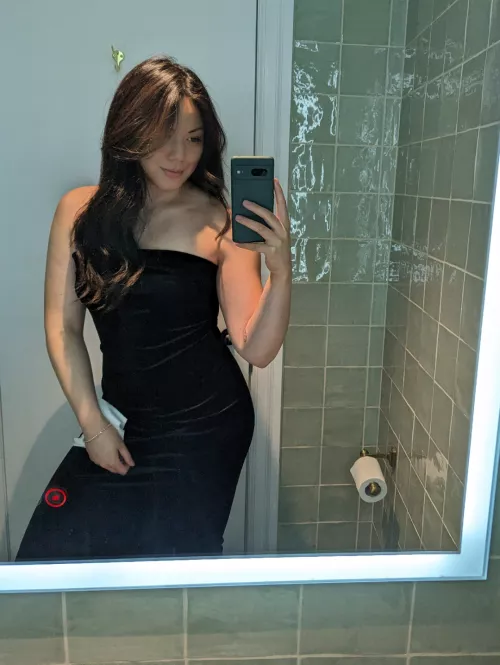 Can't go wrong with a black dress by katwaii