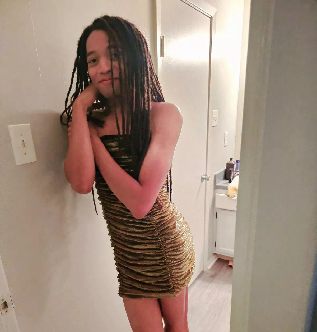 First post, friends convinced me. 😶 still not sure how i feel.. posted by blkutssn