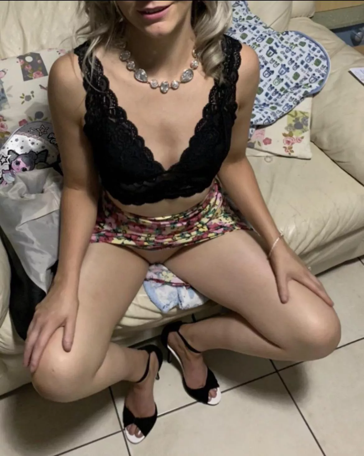 Girls night out = no panties posted by secretslut0000