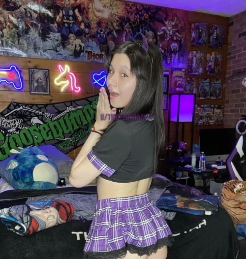 I can't imagine why you're looking down yonder when my geeky merch is up top! [F] by tiedyedkrasi