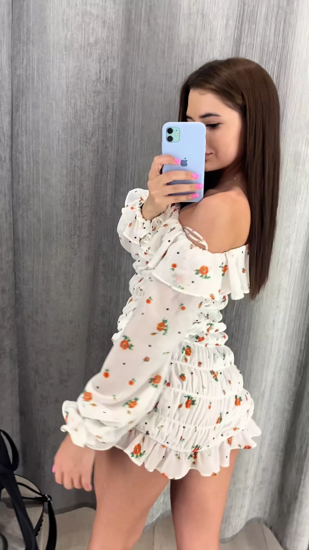 I think I look pretty in this dress posted by evahotie