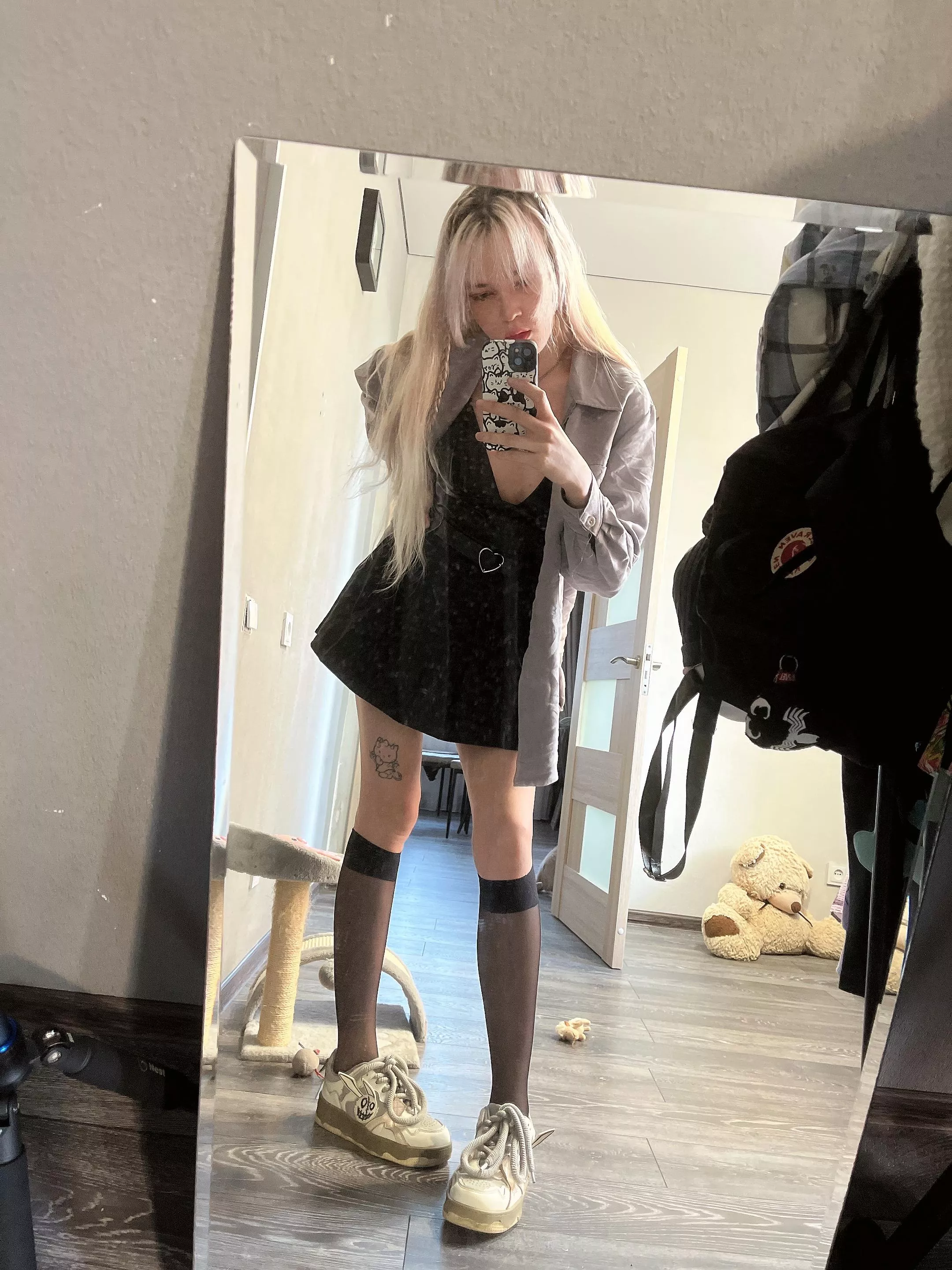 Quick selfies posted by Yatsuro1397