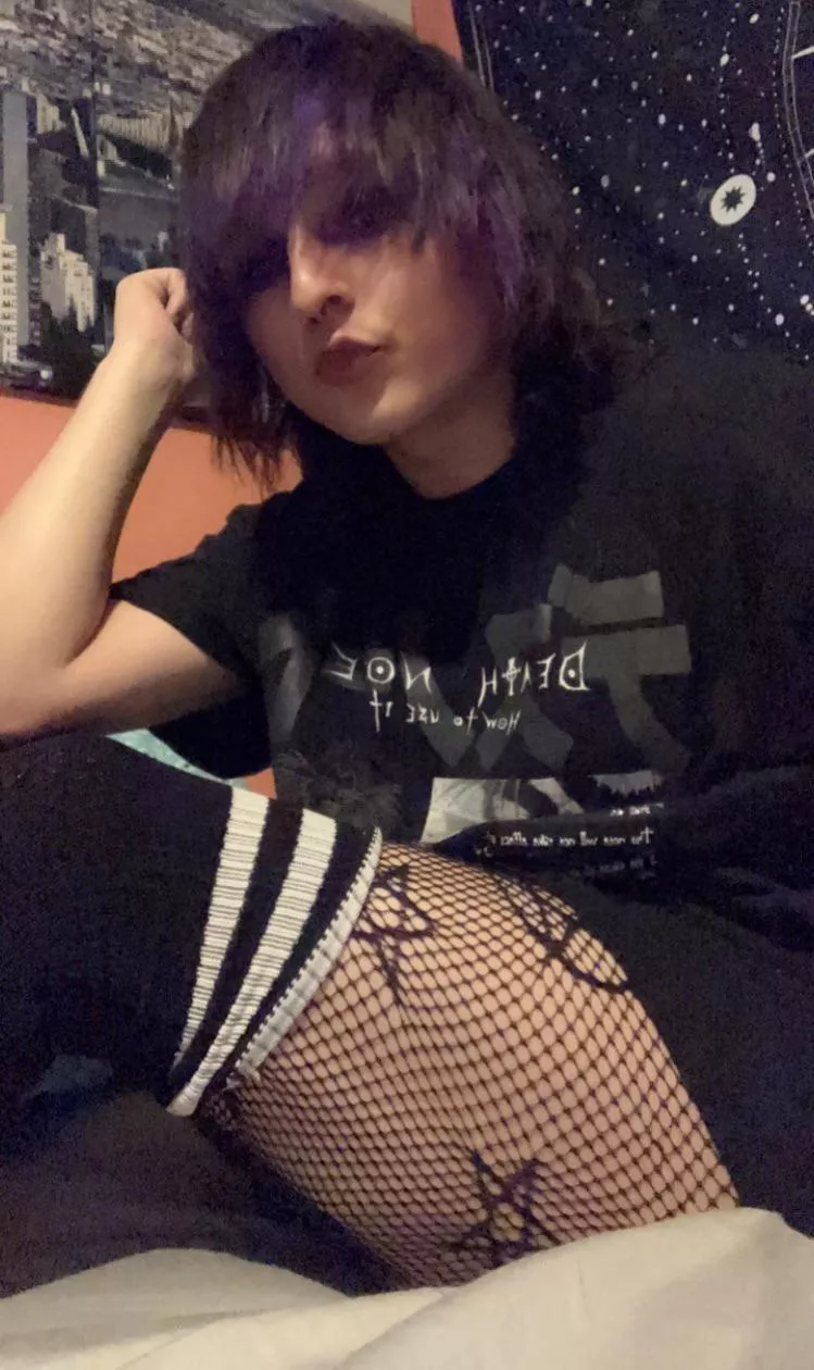 spooky gals do it better 🖤 posted by LegandOfKane