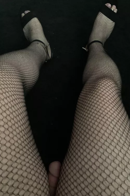 Suck mommy’s toes or cock by Michelle_2025