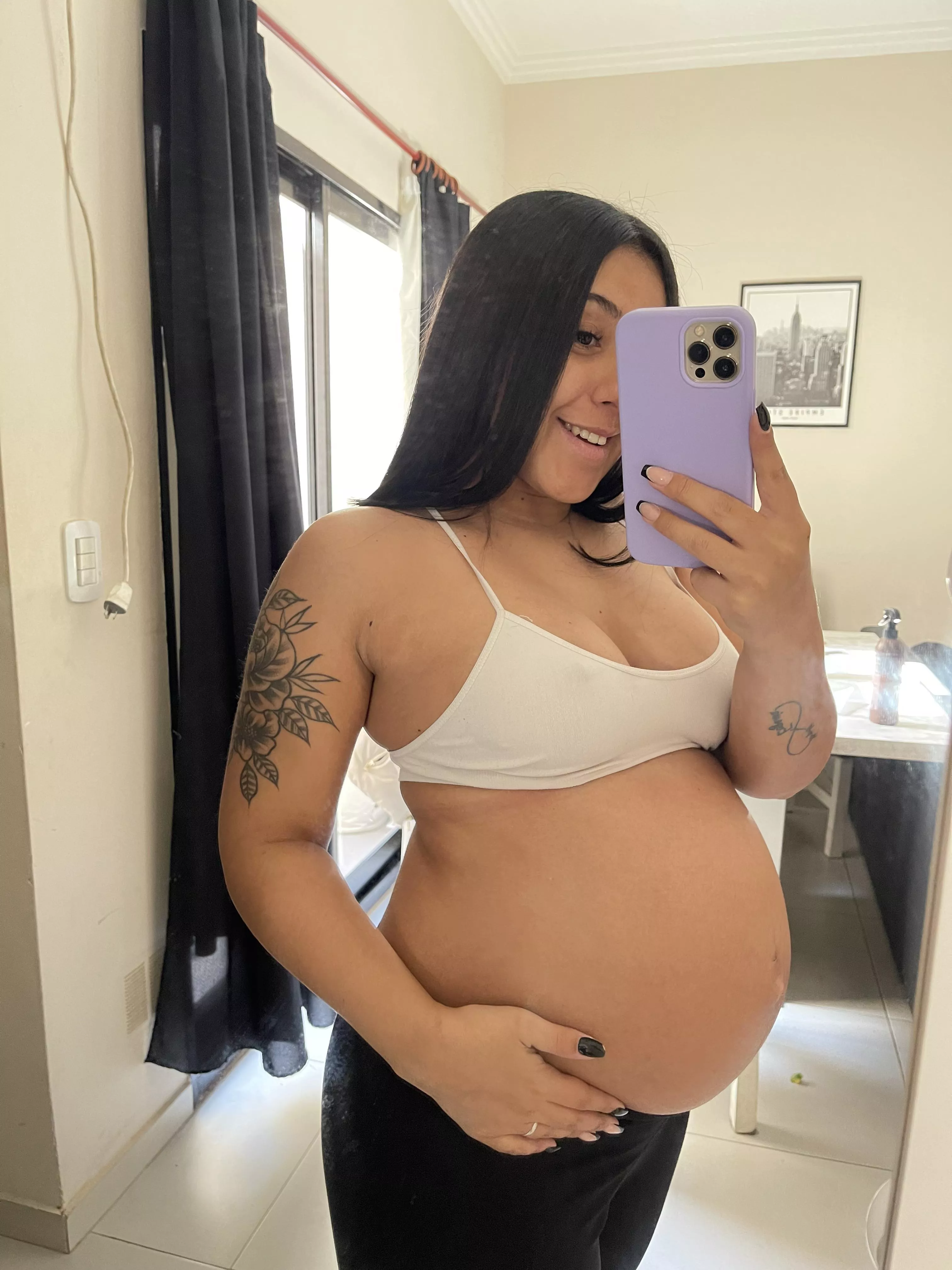 That's how we are pregnant today, that belly is very big, isn't it? posted by Aguussdani22