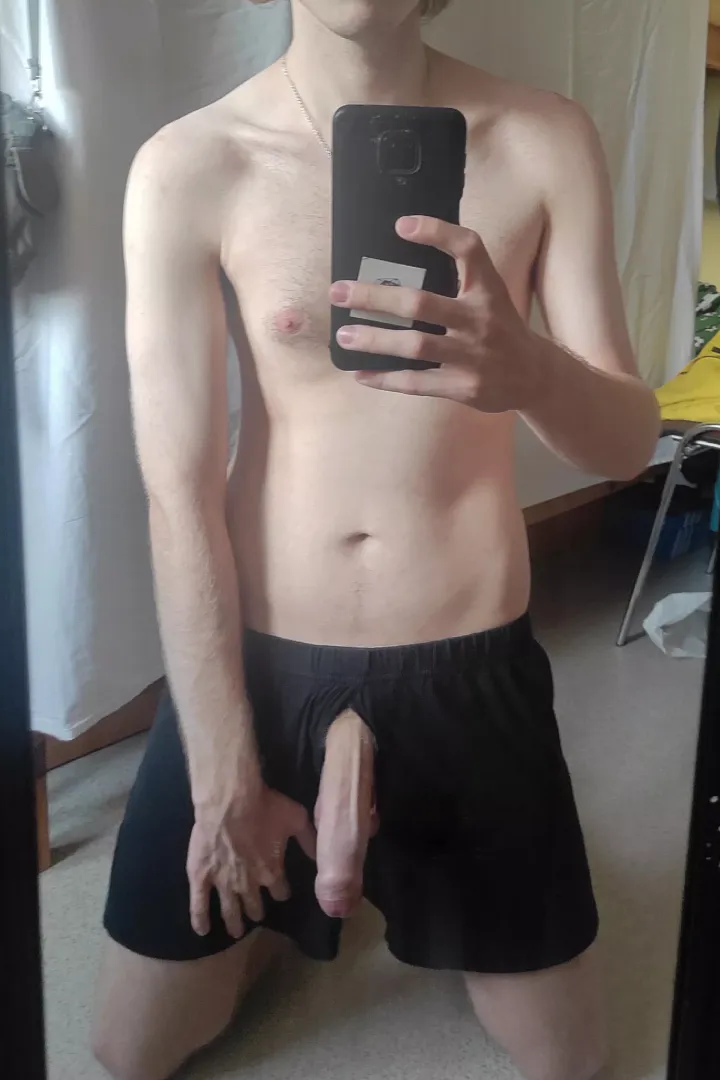 Who wants see me cumming? by AstronomerSad1