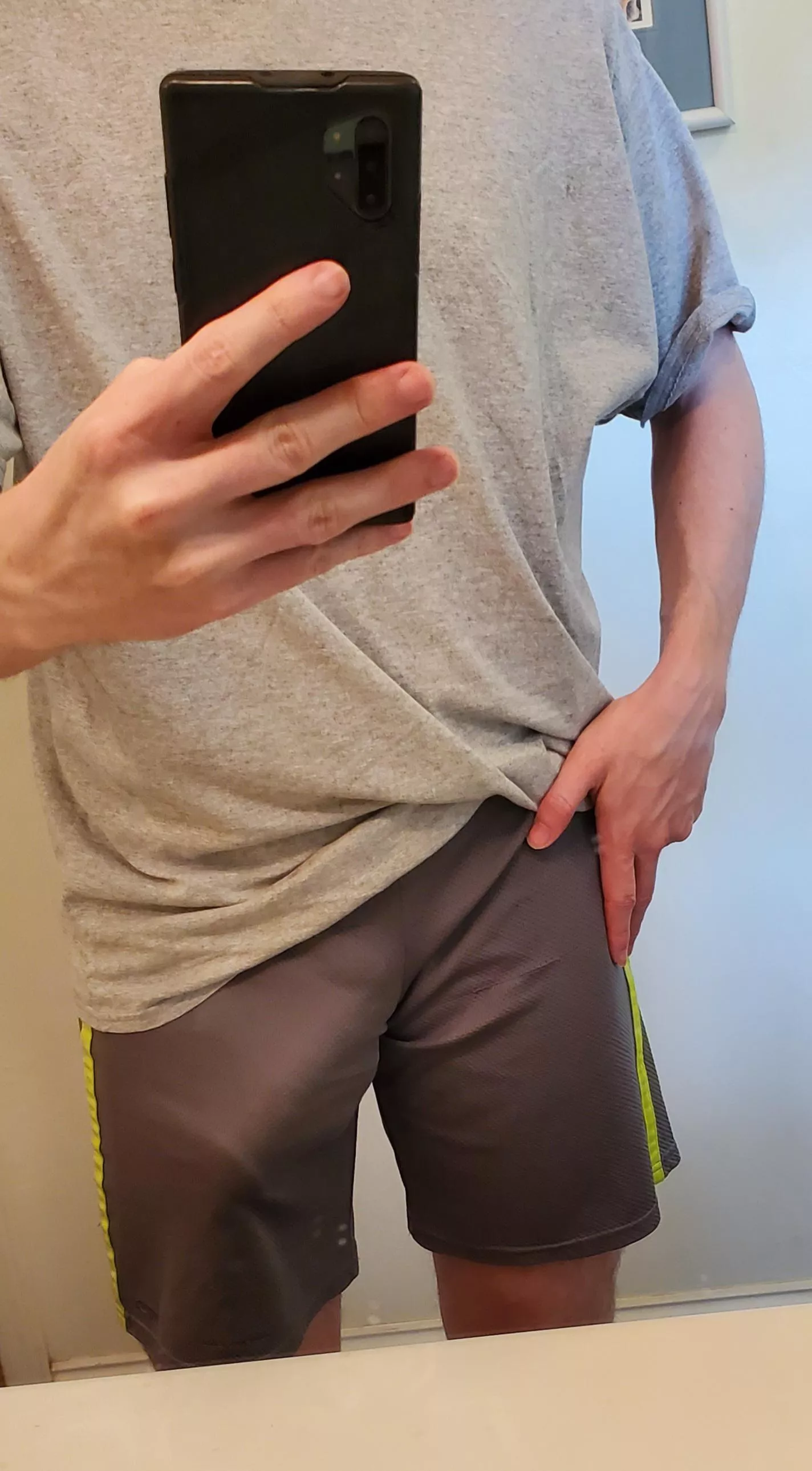 Wyd if you saw me at the gym? 😏 posted by wanderingoftheworld