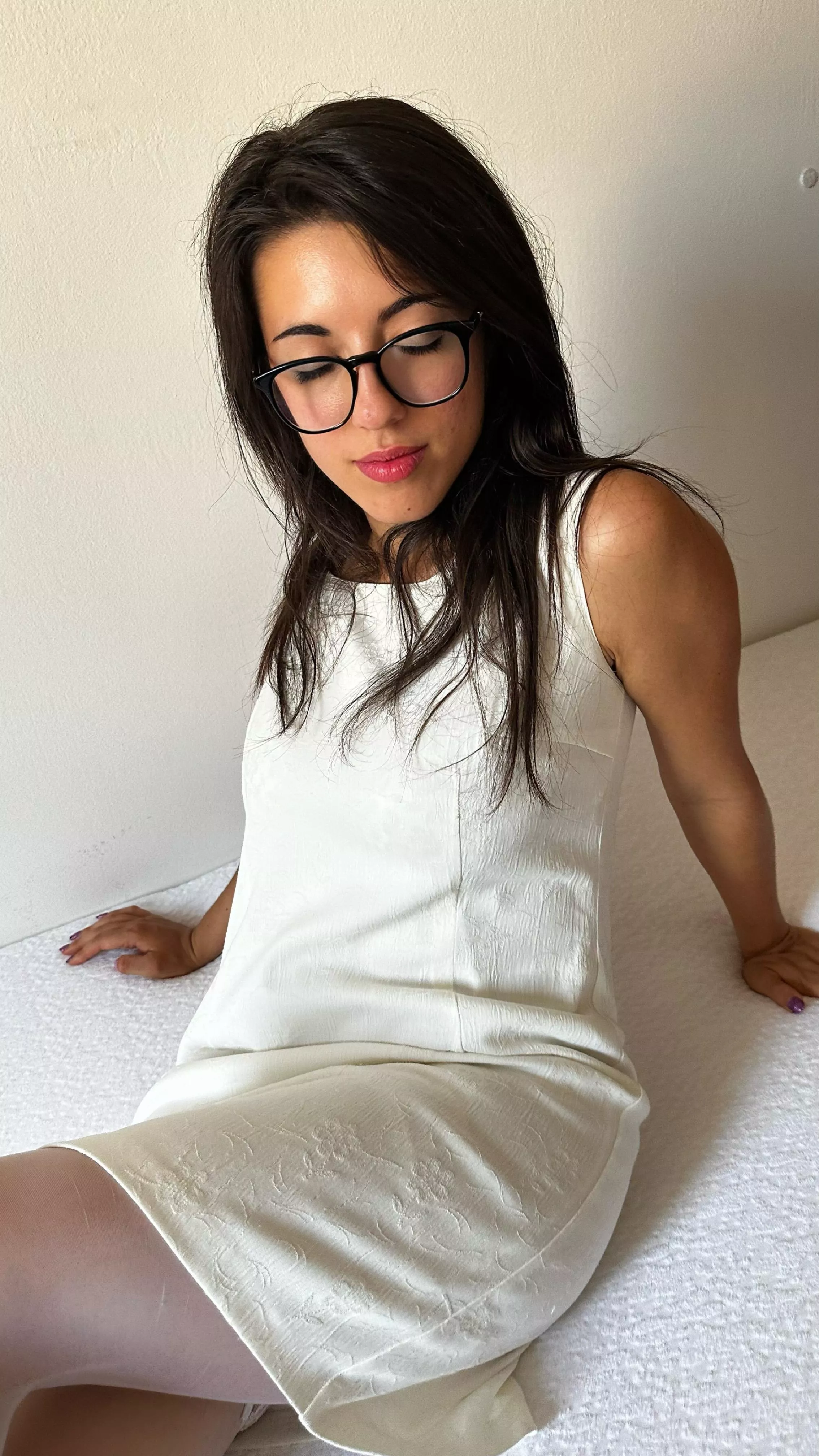 Art student trying to make pure art out of herself F19 posted by little__devill