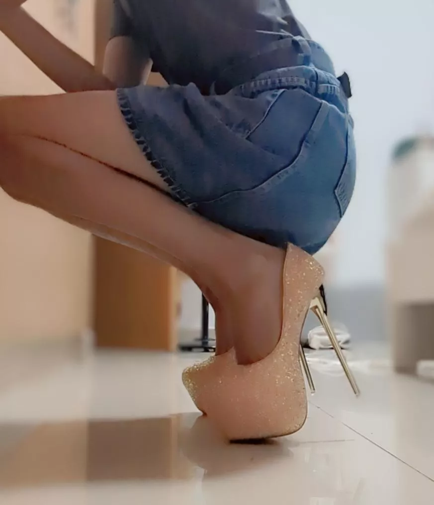 Crazy High Heels with A Mini Skirt 😎👠 posted by Alex-2n2