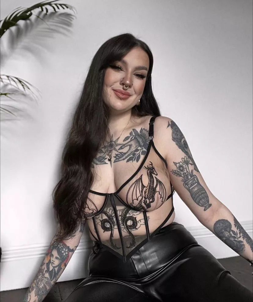 Did you like my leather? posted by MistressAlexmess