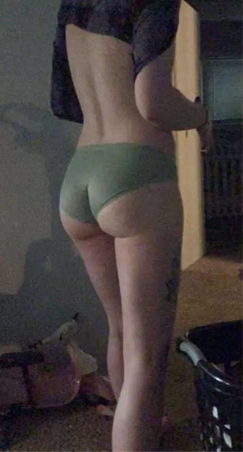 For your pleasure. by BuyerofBooty