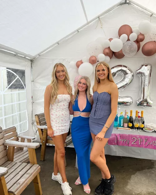 Girl in the center birthday by HonestRunner