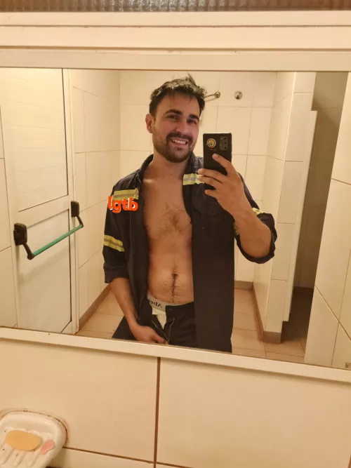 I don't like my uniform by ElDiablo_Negro