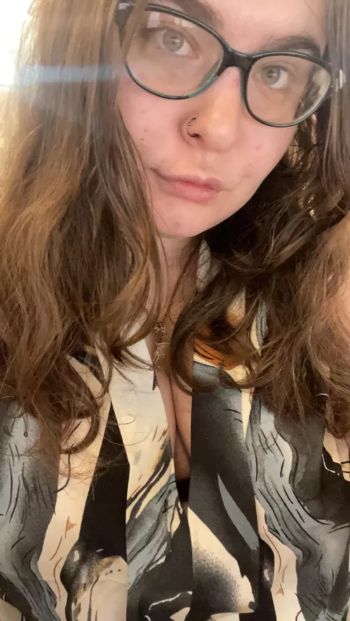 I look like a pretty librarian here 😜 by aibabes