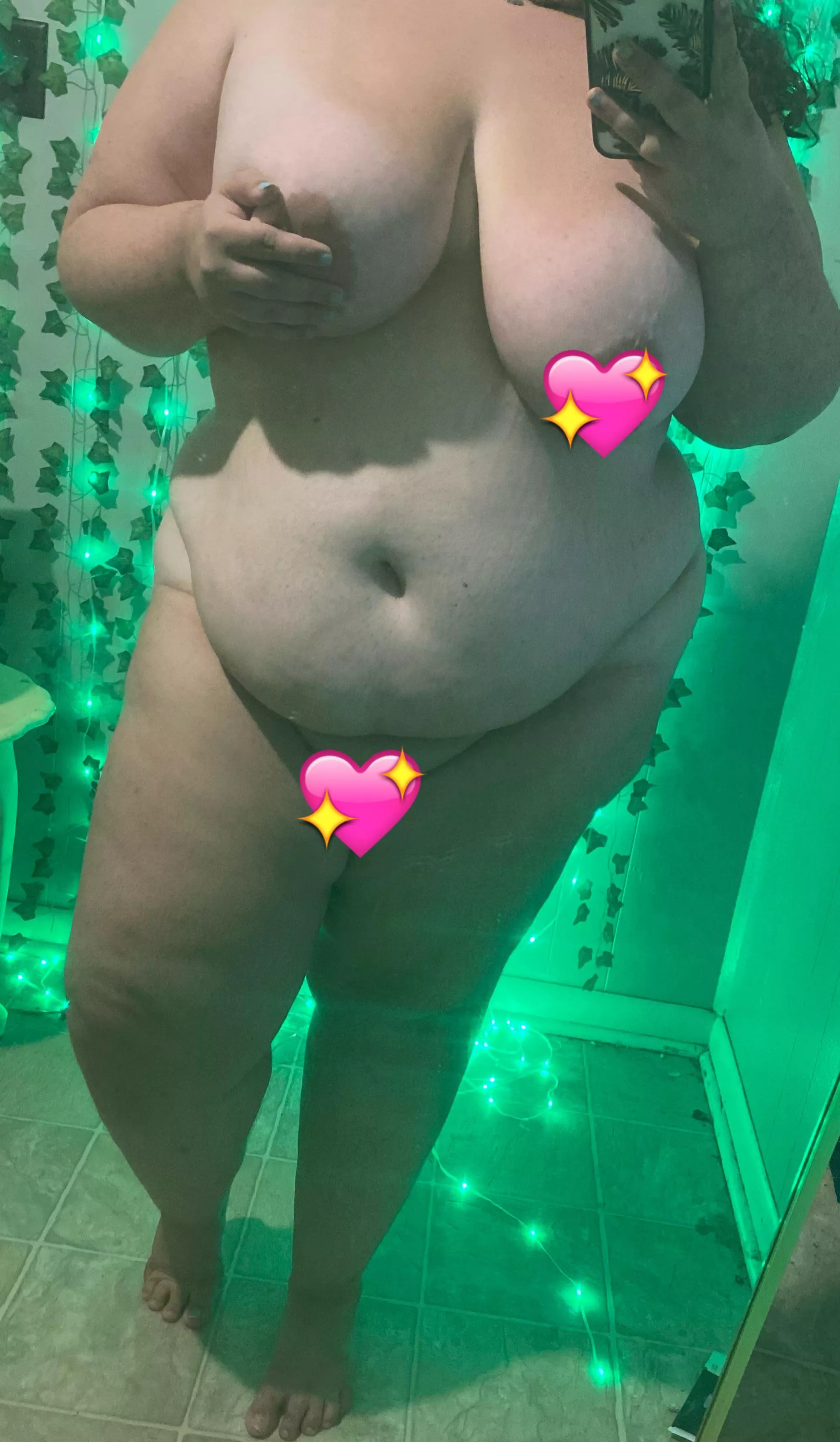 I never show my belly 🙈🤭 posted by BBWCherry_4