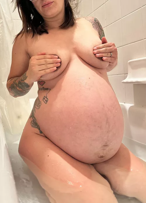 I'm wet 🛁 by Beepooter