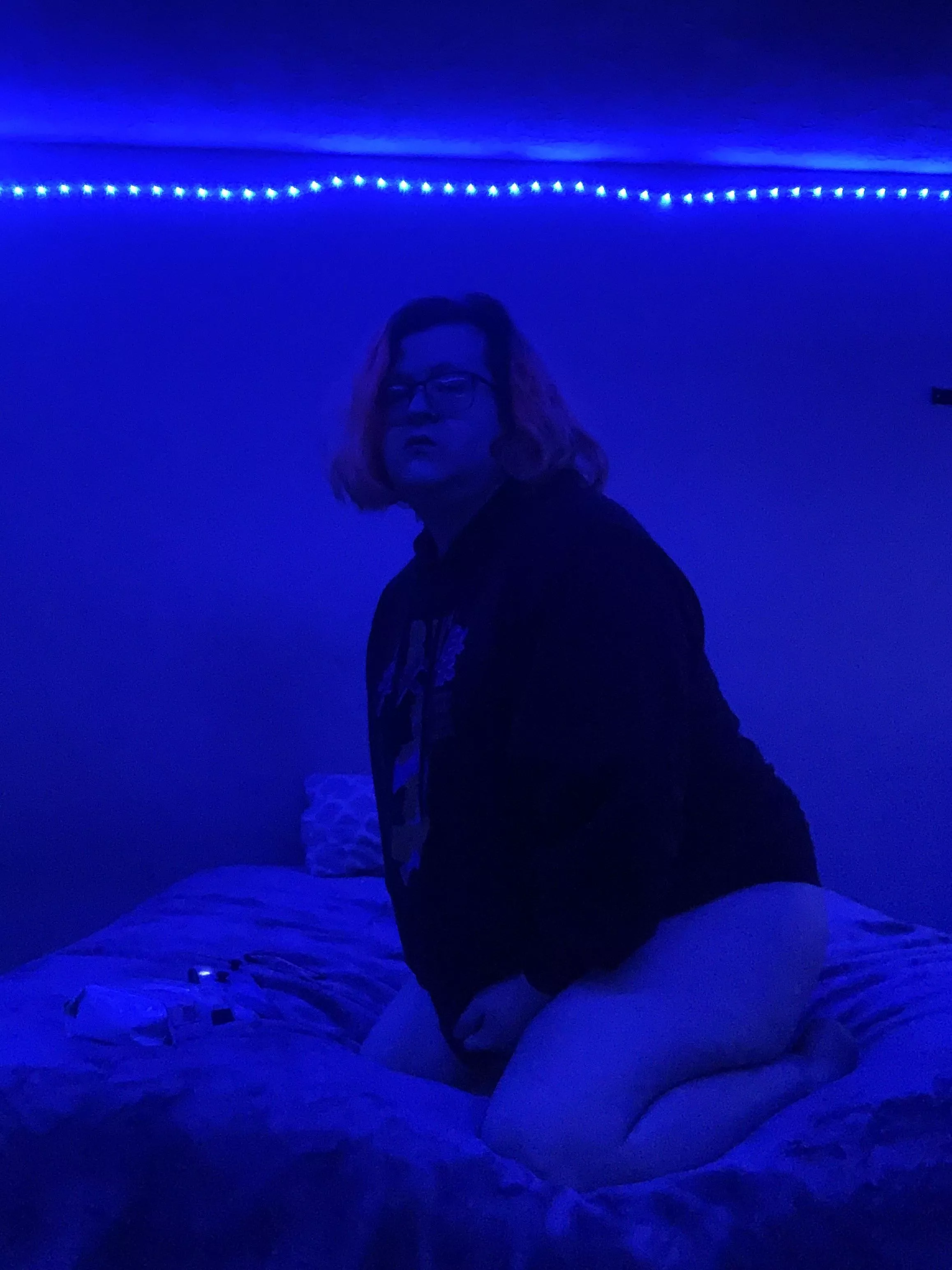 Looking to midnight chat. posted by SagePrideNSFW