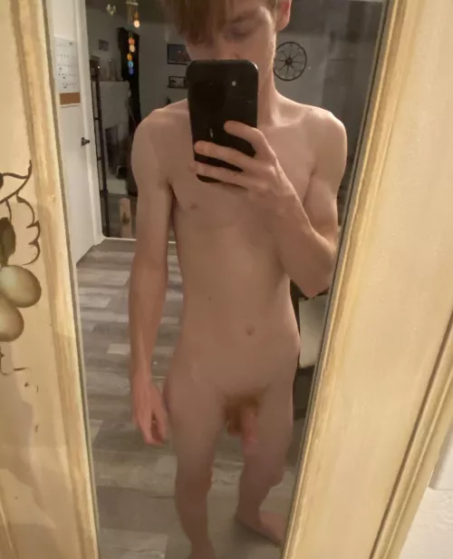 Love walking around the house naked 🪐 by hunghoncho-101