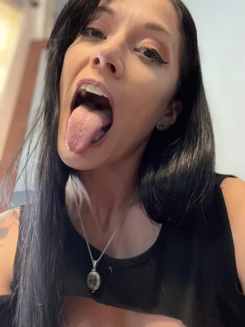 My tongue will lick all that cum up😈 by Athomewithember