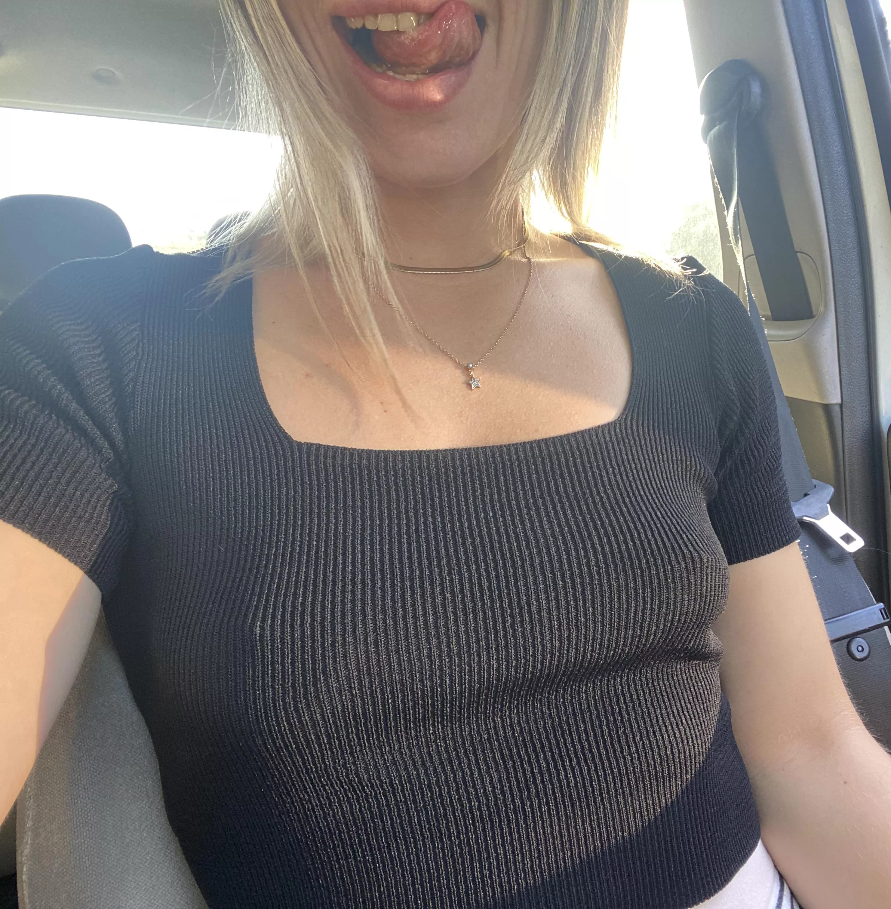 No Bra… smile this is weekend posted by NatyBond_OF