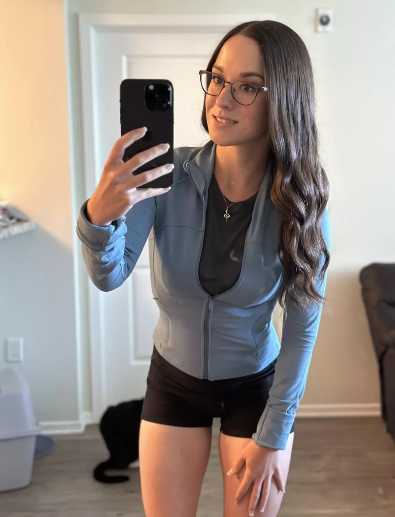 Smiling because I know it’s going to be a good Monday! posted by AlanaAraya