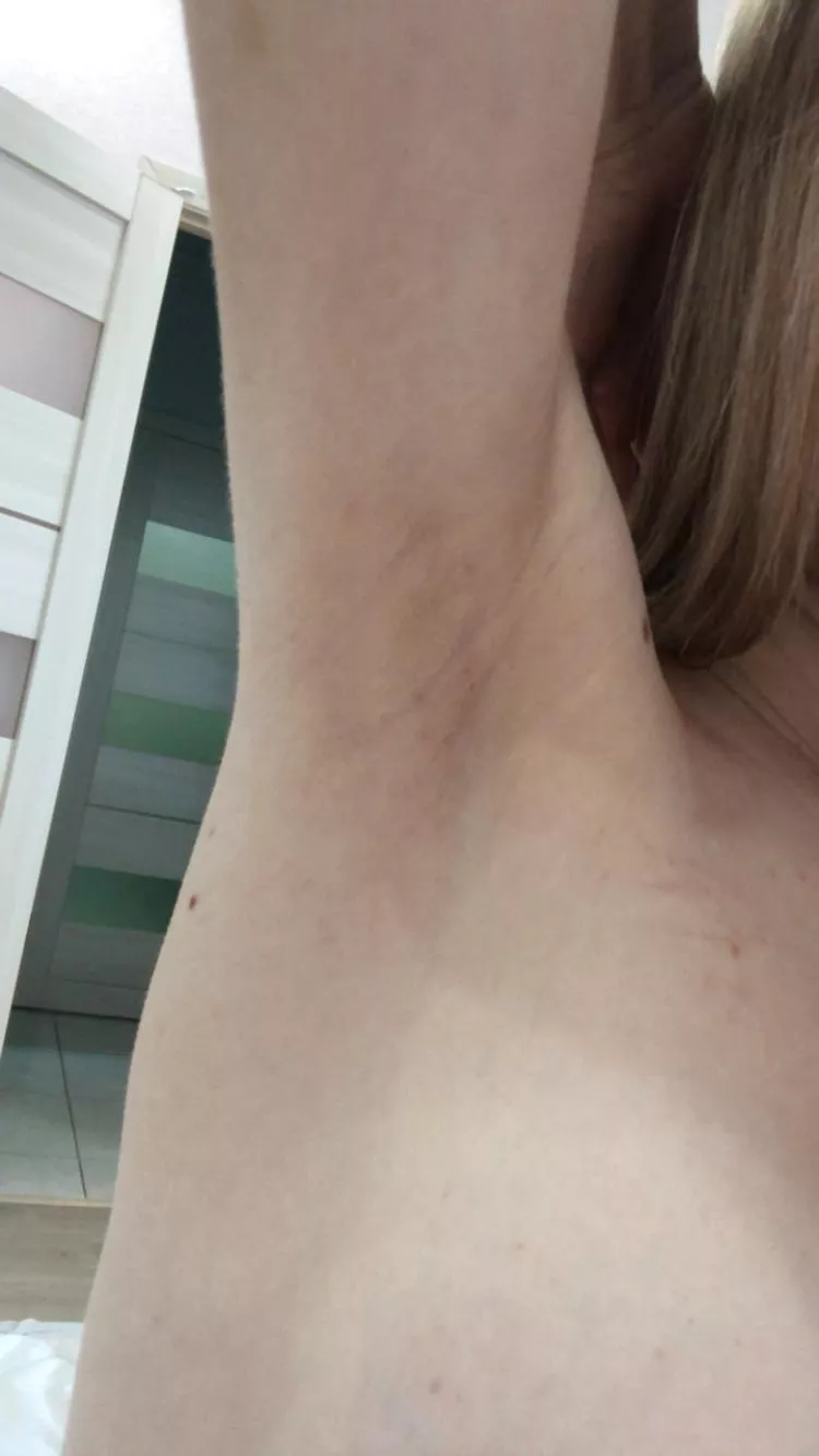 tiny armpit for you to lick ;3 posted by TheReverse1