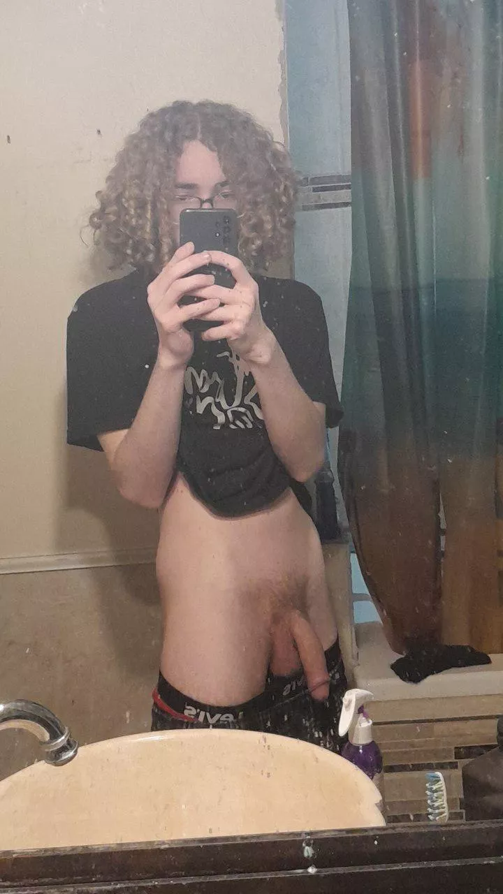 18 with a big softie🍆 posted by Totally_Not_Levi