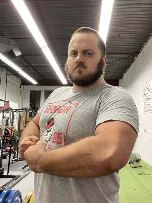 31 M Arms like tree trunks by metallumberjack