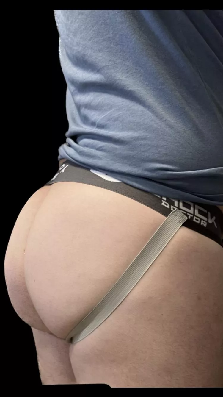 A whole lotta ASS bustin’ out that jockstrap 😏 posted by Been_there54321