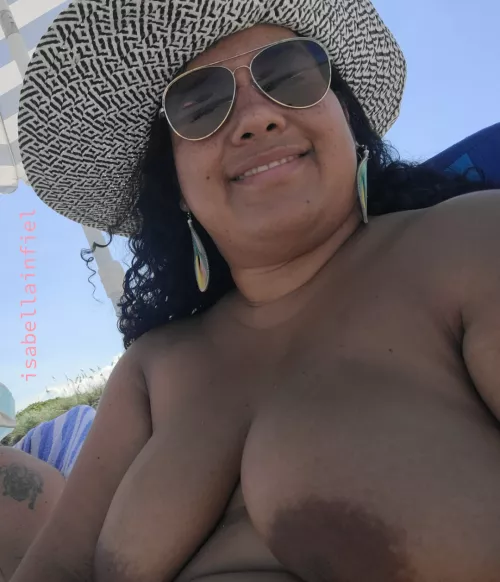 Can you tell i love being naked? by Isabellainfiel