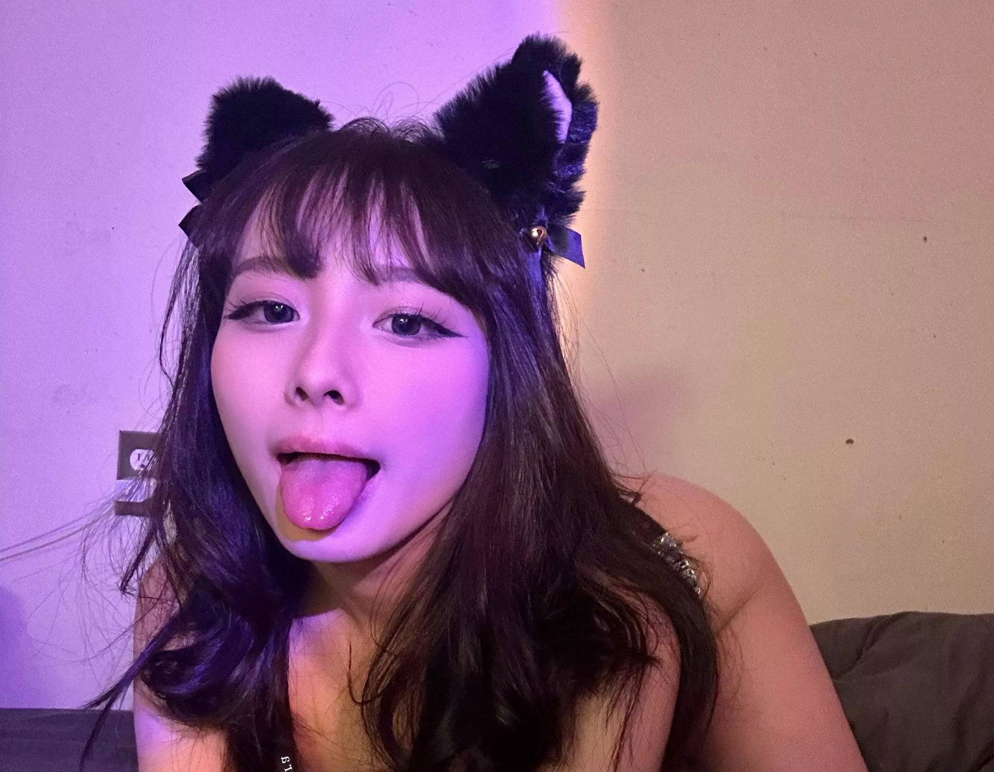 do u like to use all my asian holes? posted by zaltofakko