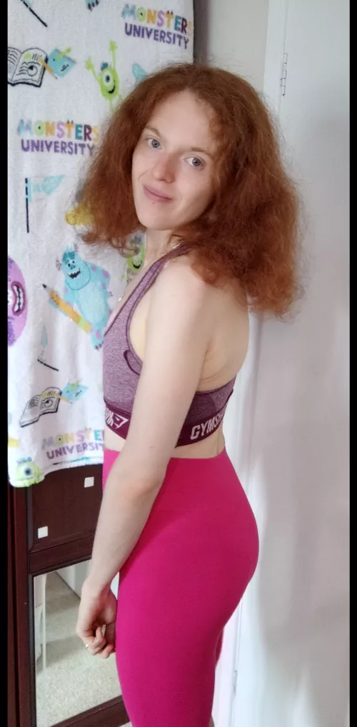 Do you like my gym leggings? by Hot-Campaign3260