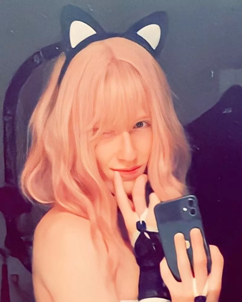 I have decided to show my face 😳💕 Please be gentle with your words… 🙈🖤💜❤️🥺 what do you think? 💕 posted by Siju-No