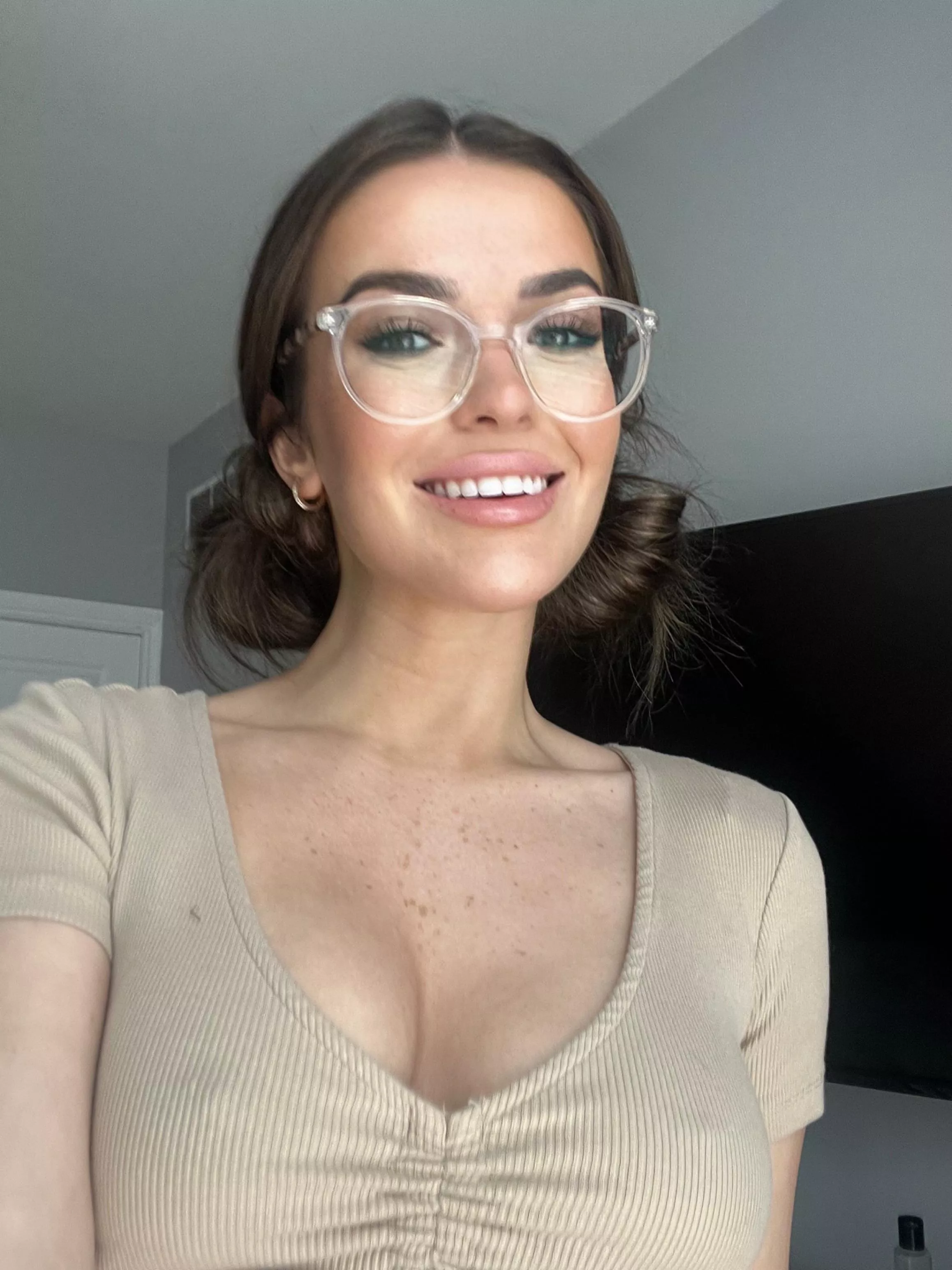 I’ll keep my glasses on while we have fun 🤓 posted by itsoliviaskye