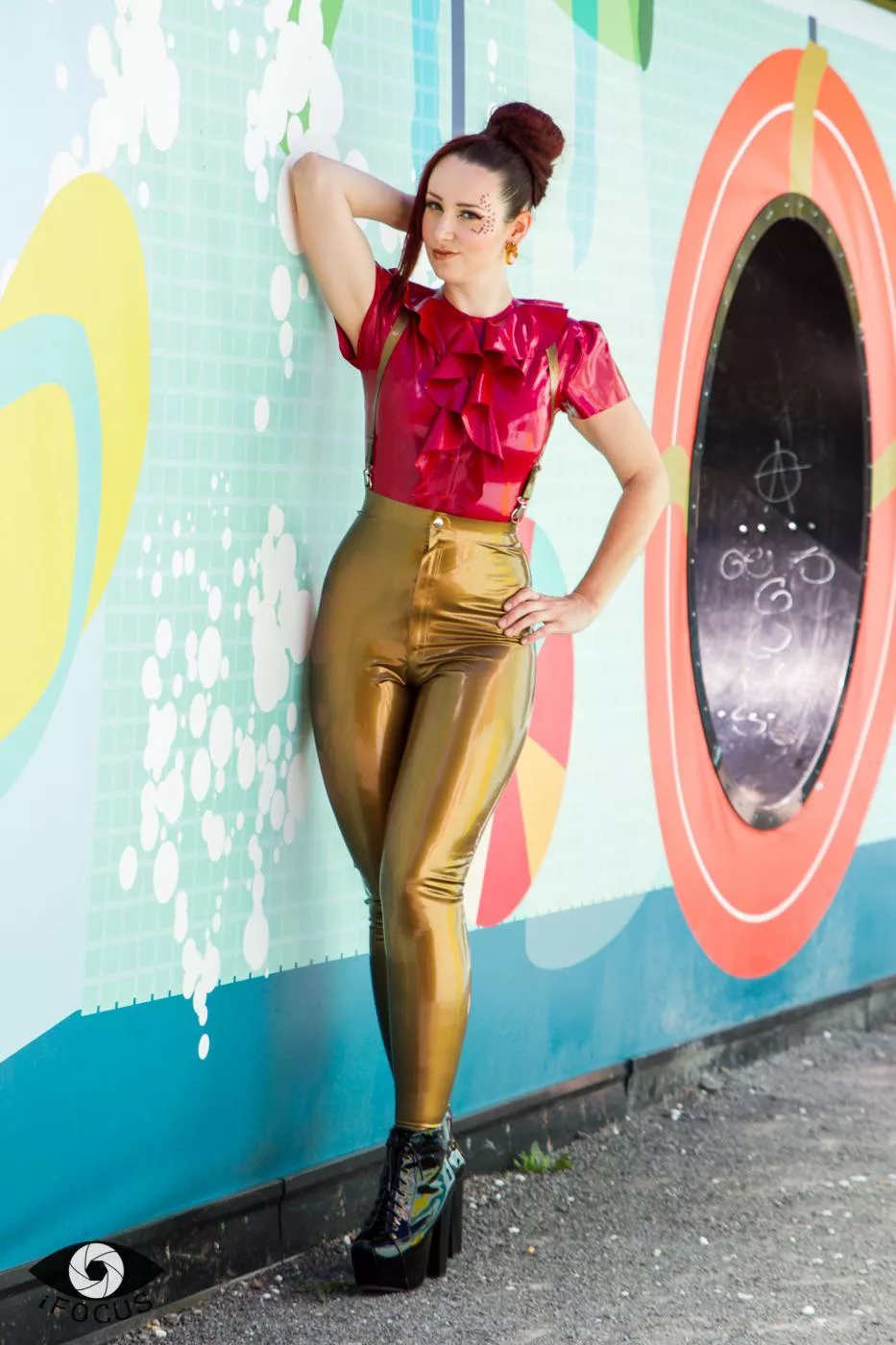 I’m flying to Montreal now for the Montreal Fetish Weekend. Lots of shiny adventures are coming up soon! 😎🥳 posted by Miss_Fetilicious