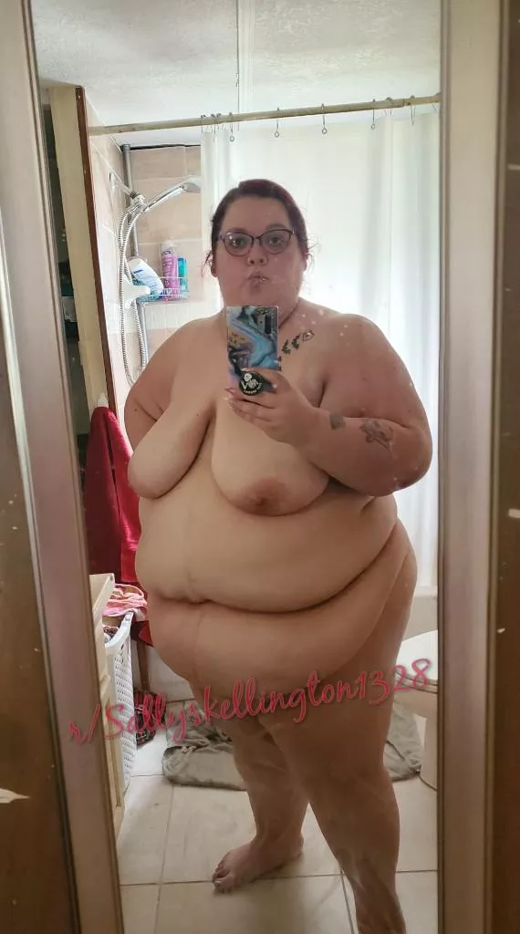 Join me for a late afternoon shower? posted by SallySkellington1328