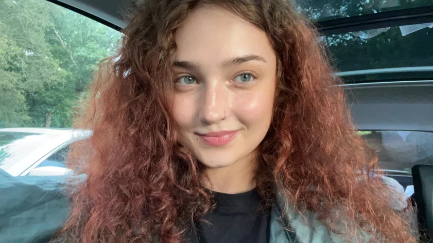 Just a little smirk for ya by Scarlett_somebody