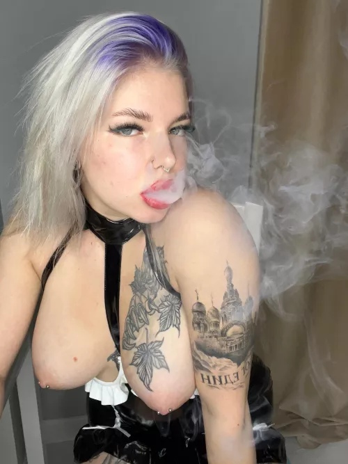 Just chill and smoke with me by justcallmepain