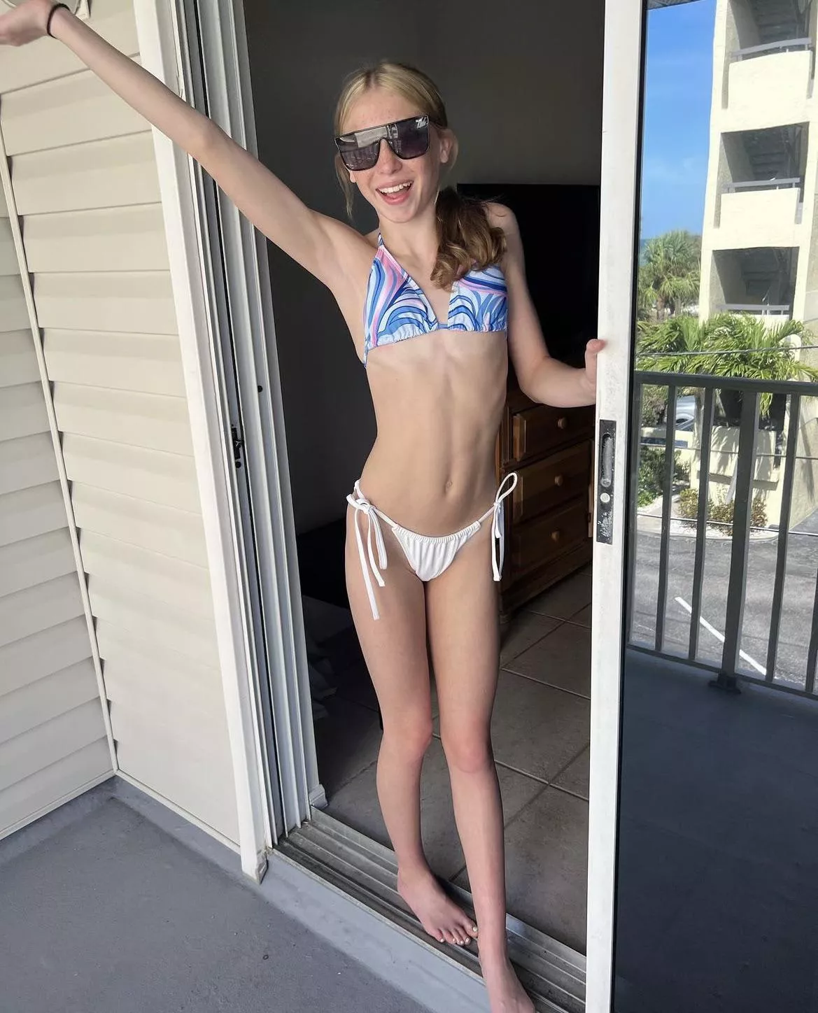 Petite posted by NoDay7323