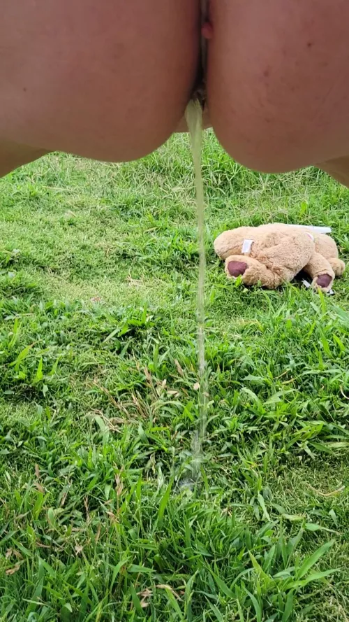 Preggo girls know when you gotta go you gotta go by ExactIntroduction162