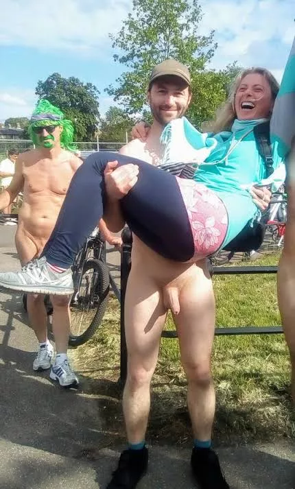 Public fun..... posted by Kcmn-83